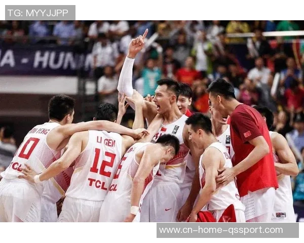 乔治与前AAU队友魔术理查德森合影引发球迷热议 乔治与前AAU队友魔术理查德森合影引发球迷热议